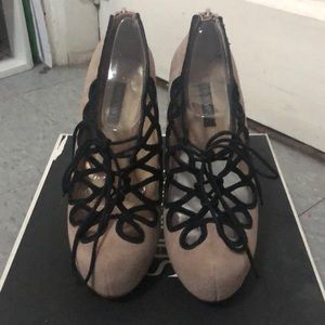 Shoemint laced up pumps